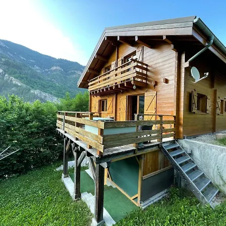 En Bois Avec Tres Belle Vue Sur La Montagne * Colmars