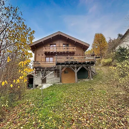 En Bois Avec Tres Belle Vue Sur La Montagne Chalet