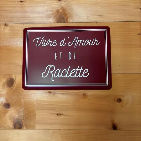 En Bois Avec Très Belle Vue Sur La Montagne Chalet *